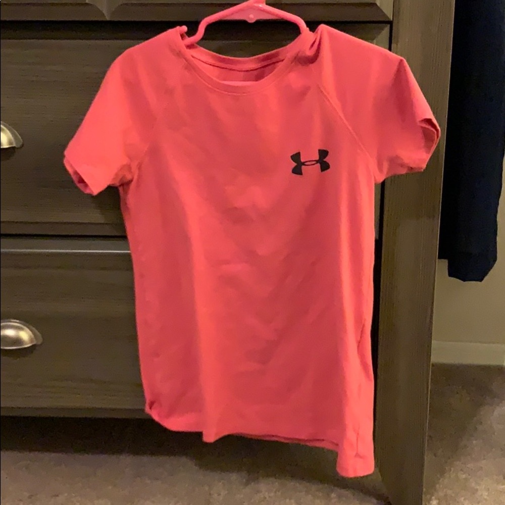 Girls xs size 5 under armour shirt athletic
